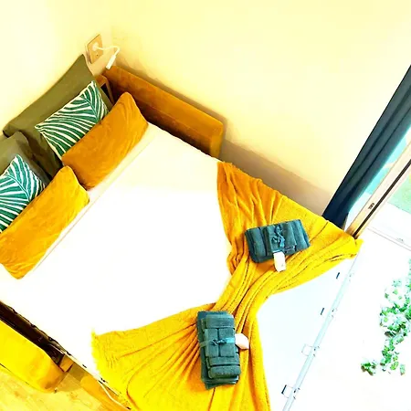 Tribord House * Niza